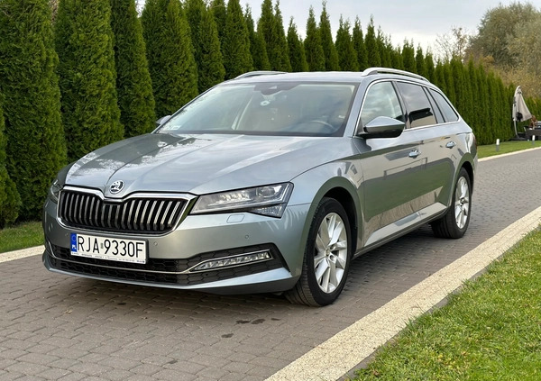 podkarpackie Skoda Superb cena 90900 przebieg: 176000, rok produkcji 2020 z Korfantów